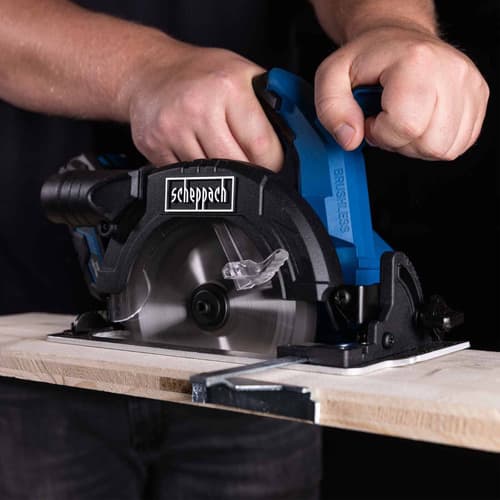 Sierra Circular Inalámbrica Brushless 20V Scheppach - 6 1/2" - Vista uso