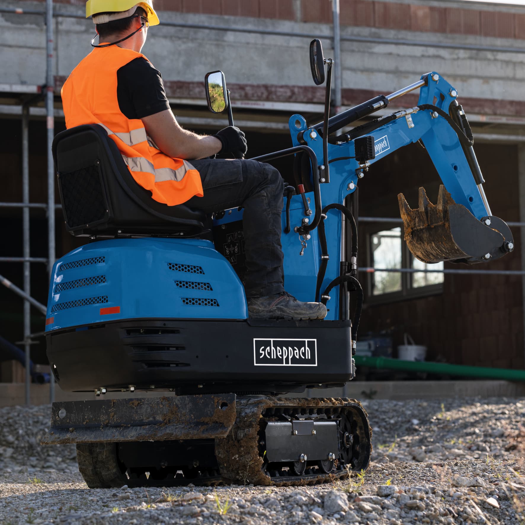 Mini Excavadora 8.5HP Orugas Scheppach - Alcance 2330mm, Miniexcavadora - Vista frontal
